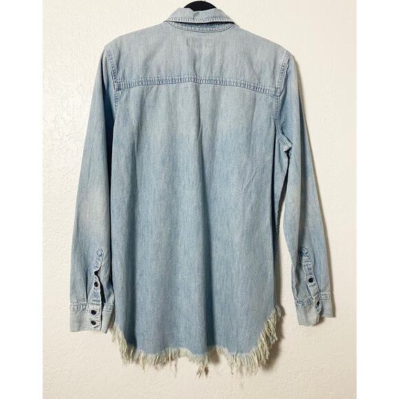 Lucky Brand Women's Lightweight Denim Button Up Shirt Embroidered LadyBug Cotton - Picture 2 of 7